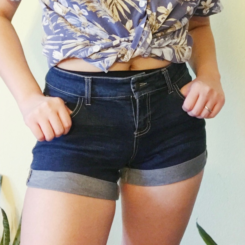 Stretchy Denim Cuffed Shorts (S)